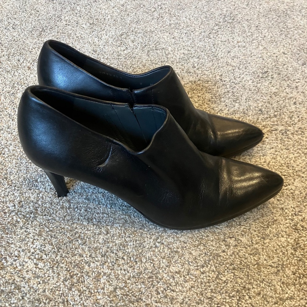 Stuart Weitzman Black Leather Pointed Toe Shooties Stiletto Heel Size 8 M Luxury